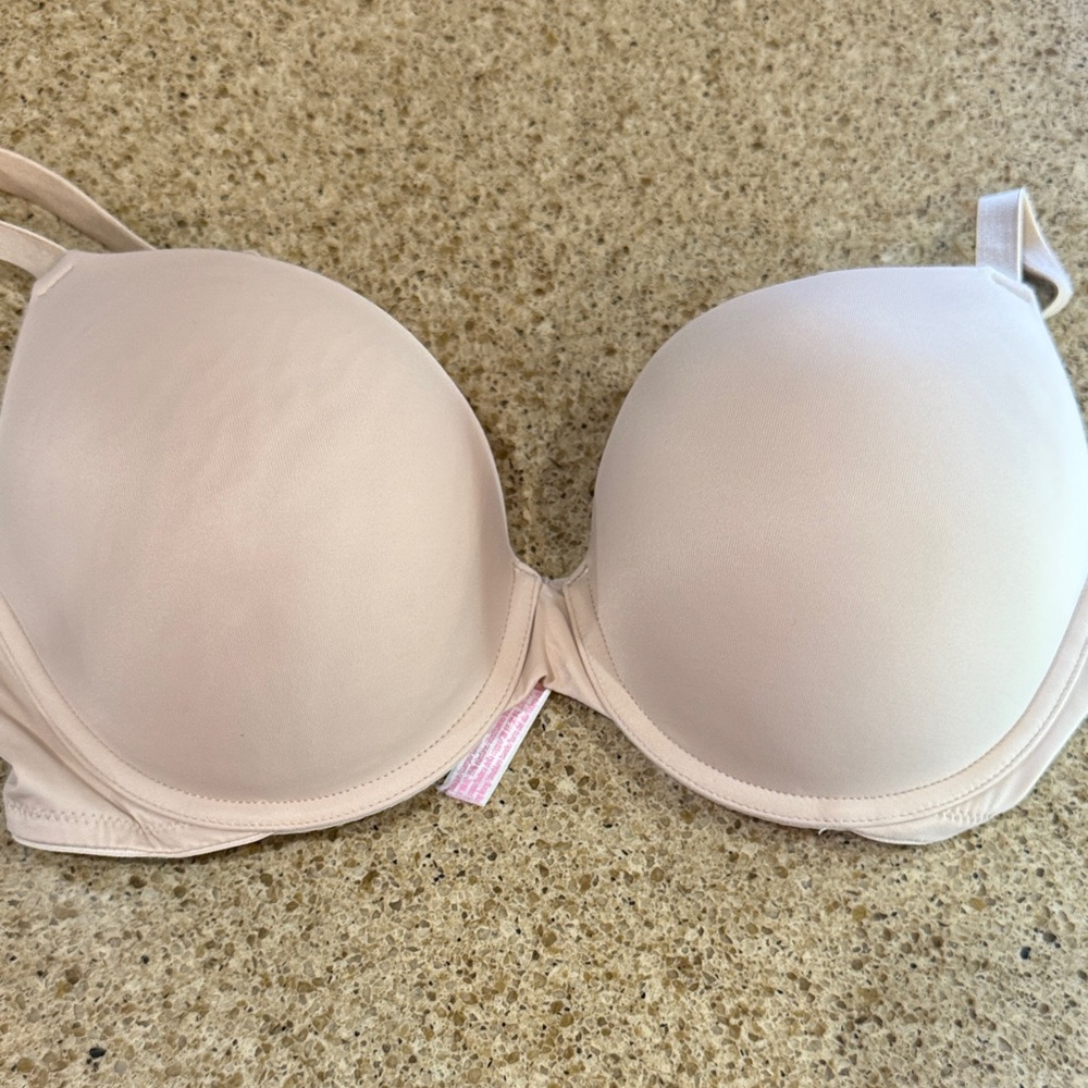 Victoria's Secret Soft Green and Soft Cream Bras - Picture 6 of 7